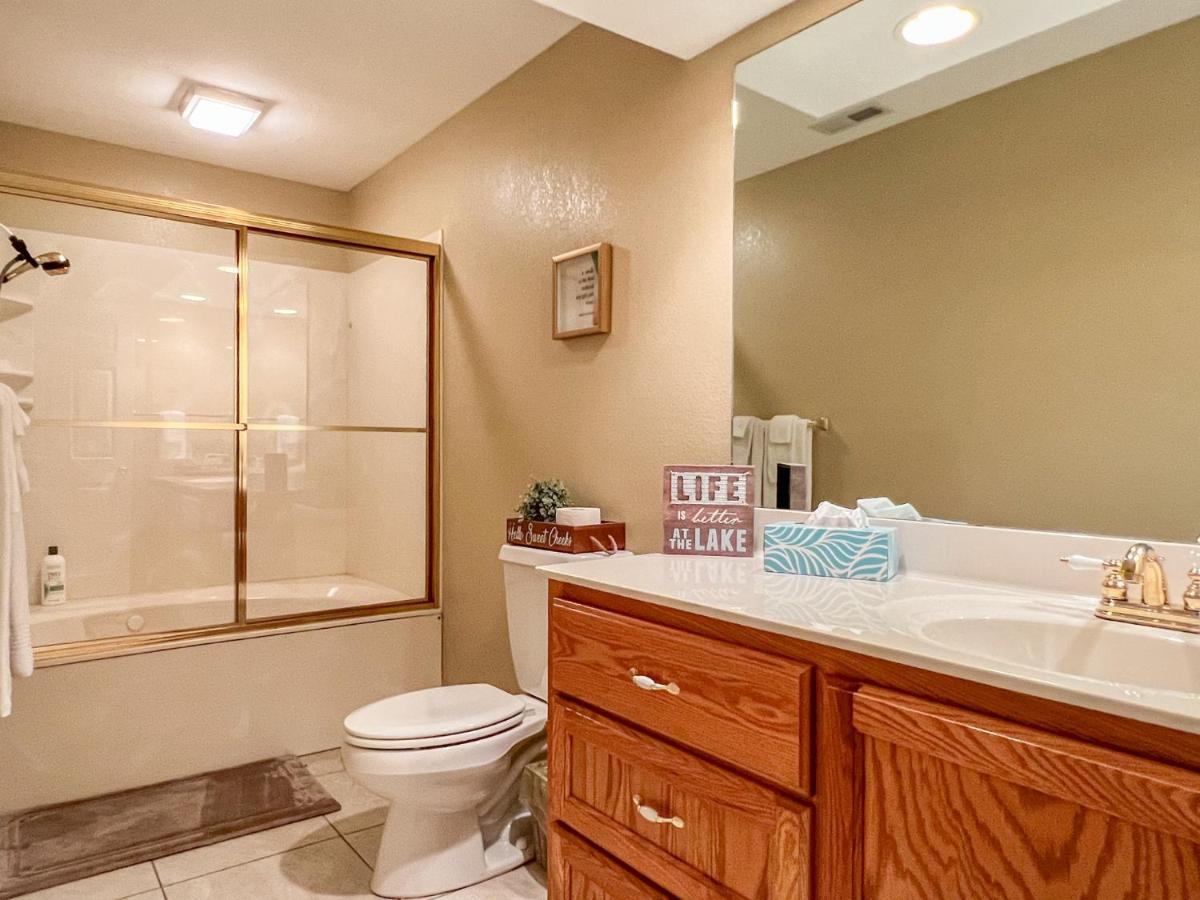 Lake Front 2Br Walk-In With Large Deck - Free Tickets Included - 79-1 Branson Exteriör bild